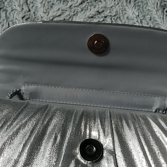 Silver convertible handbag - Picture 4 of 4